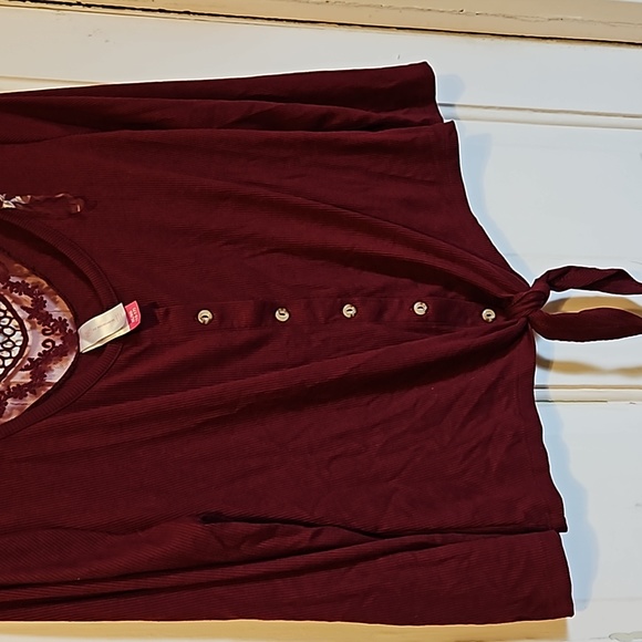 Three No Boundaries size XL ladies shirts in shades of red tee-shirt 3/4 sleeve - Picture 8 of 10